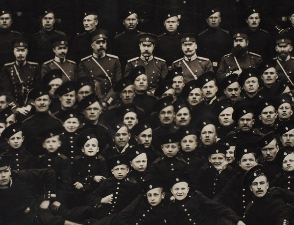 [Уникальнейший артефакт истории!] Фотография «Лейб-Гвардии Волынский полк». [Б.м., 1900-е гг.].