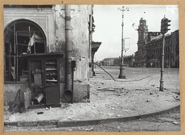 Фотография «Артобстрел Невского проспекта». 1940-е гг.