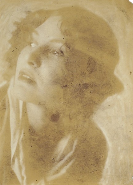Фотография Зинаиды Райх в роли Аксюши в спектакле «Лес» / фотограф М.С. Наппельбаум. [1924].