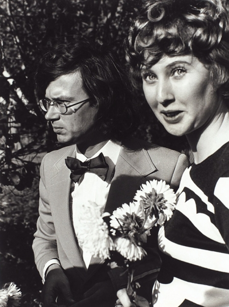Фотография писателя Э. Лимонова с Еленой Щаповой. 1974.