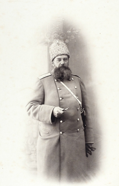 Лот из 10-ти фотографий генерала С.С. Саввича. [1900-1910-е гг.].