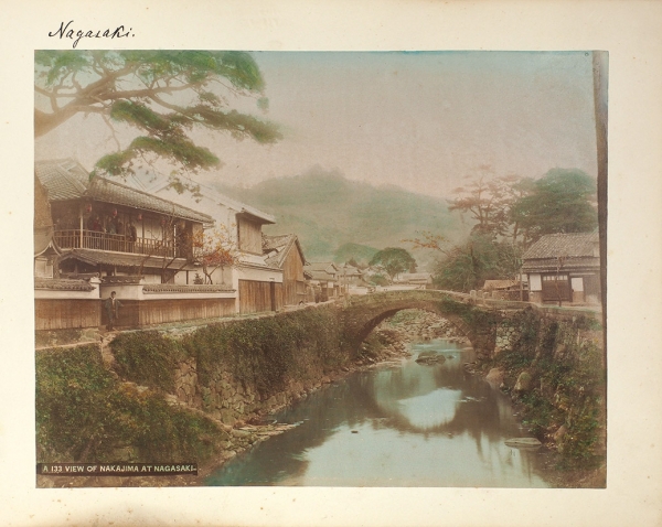 [«И любит девушку из Нагасаки...»] Альбом фотографий с видами Цейлона, Гонконга и Нагасаки. 1901-1902.
