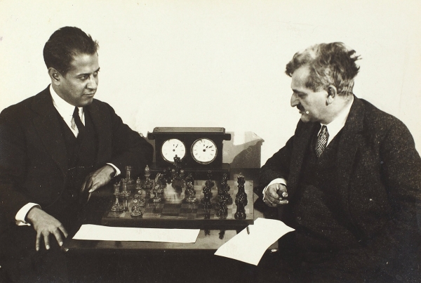 1. Фотография шахматной партии Э. Ласкер — Капабланка. 1930-е гг.