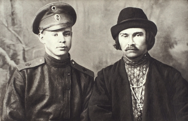 Сергей Есенин и Николай Клюев. Фотография. [1916].