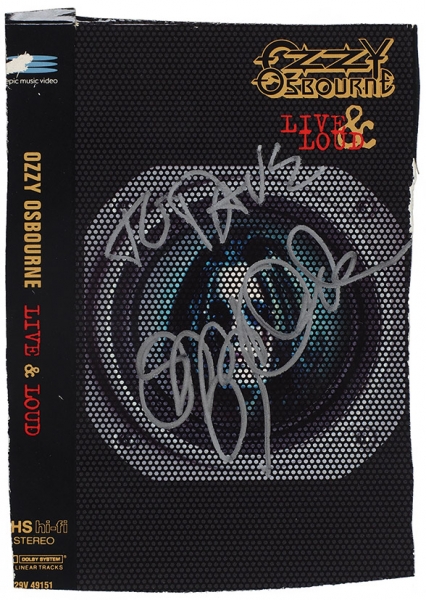 Автограф Оззи Осборна на кассетной крышке его альбома «Live & Loud». 1993.