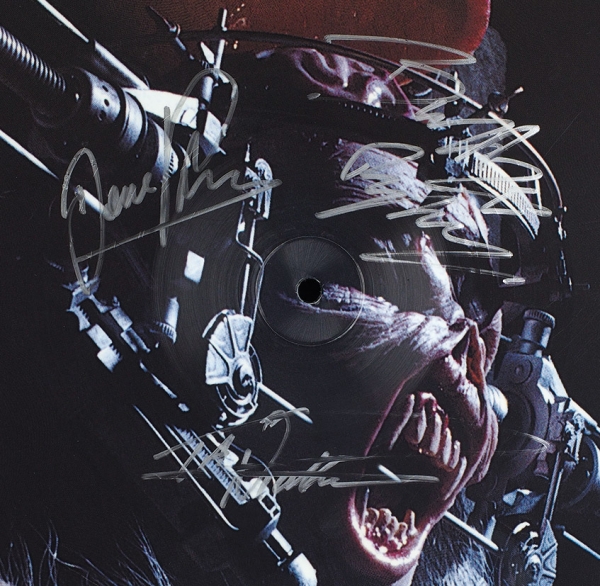 Грампластинка Iron Maiden «Man on the edge» c автографами участников. 1995.