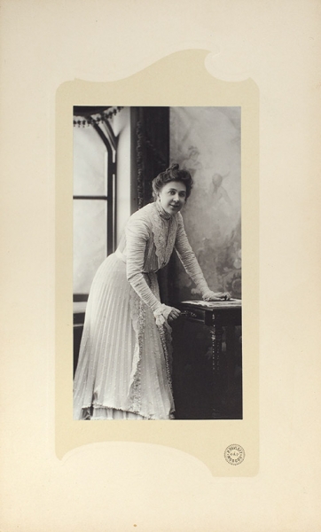 Фотография жены Станиславского — актрисы Марии Петровны Лилиной (1866-1943) / фот. П. Павлова. М., [1890-е гг.].